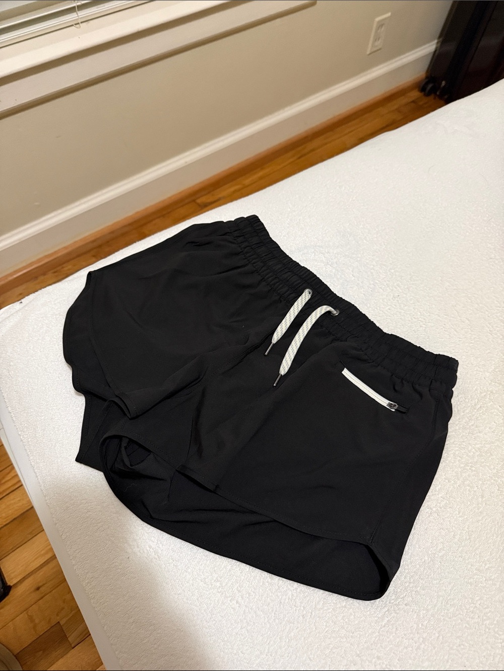 Vuori Black Women's Clementine 2.0 Short 4”